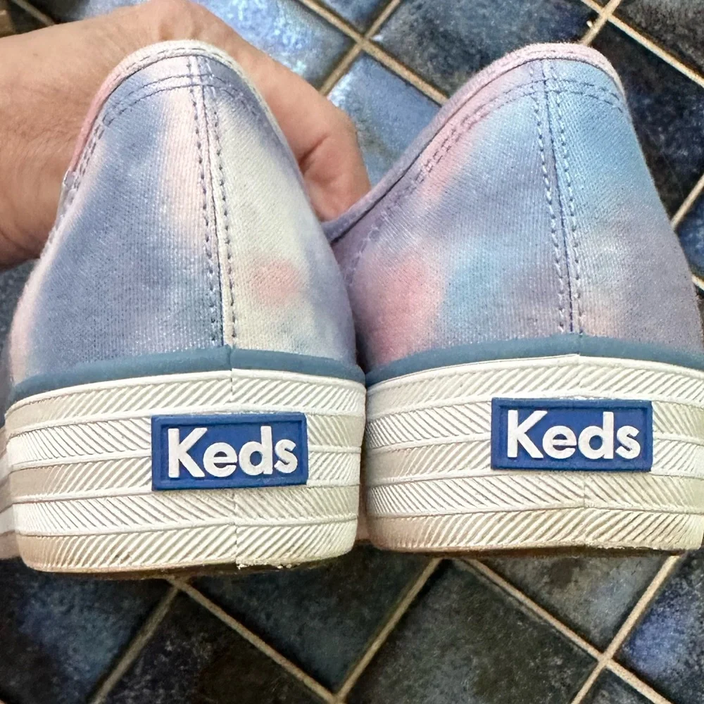 Keds Tie Dye Triple kick Canvas Sneakers - Picture 3 of 10